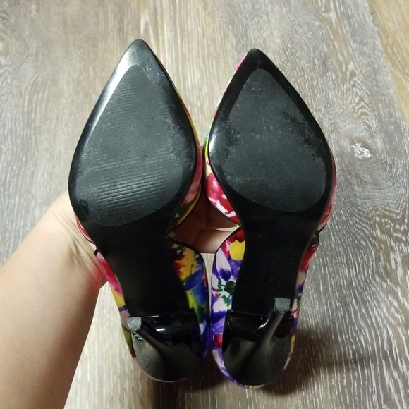 Steve Madden Floral Heels - Picture 4 of 6